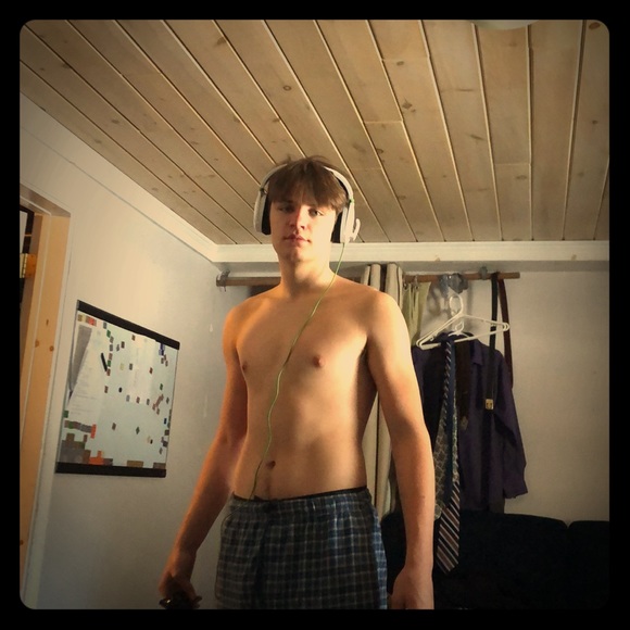 White kid nipples out - Picture 1 of 1